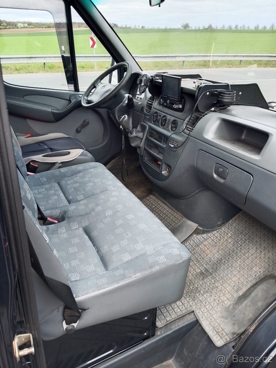 Mercedes-Benz Sprinter - 5