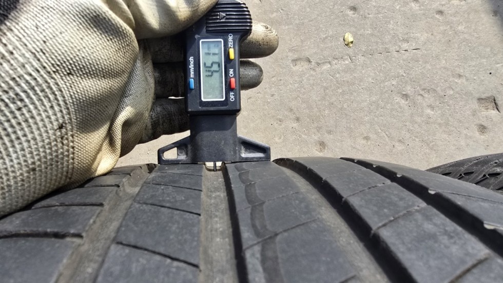 Letní pneu 245/45/18 Bridgestone - 5