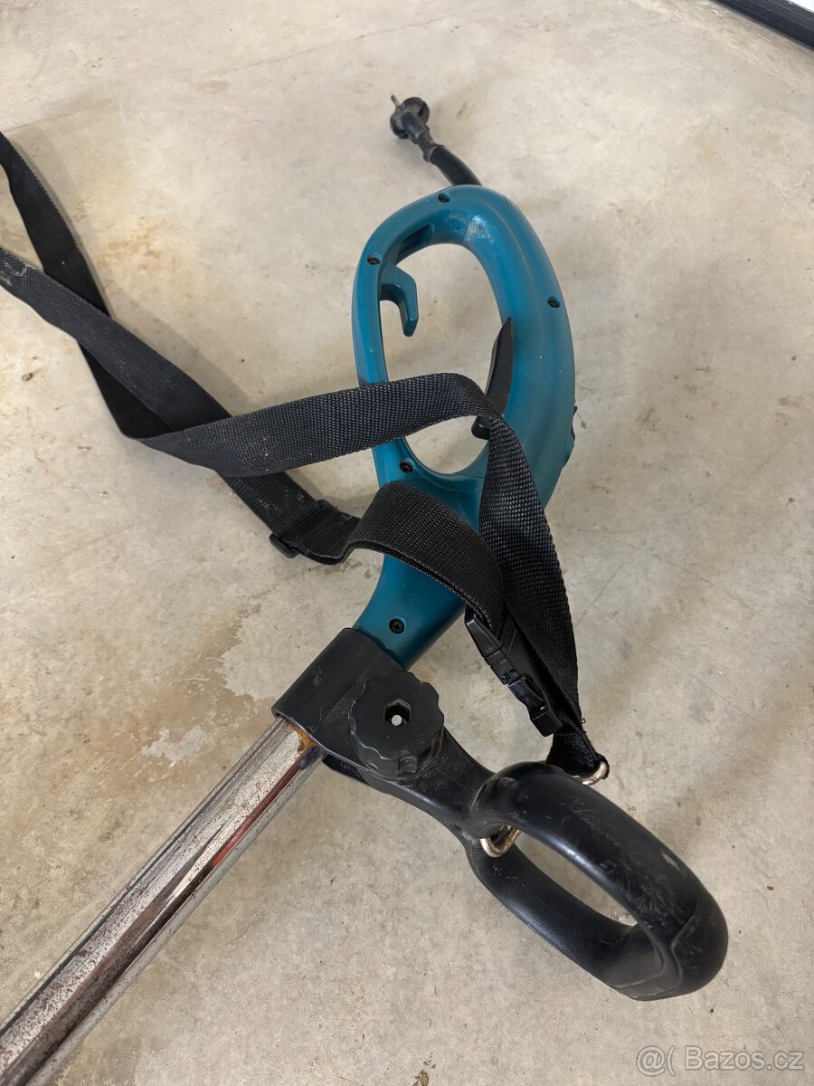 Elektrický vyžínač Makita UR3000 450W - 5
