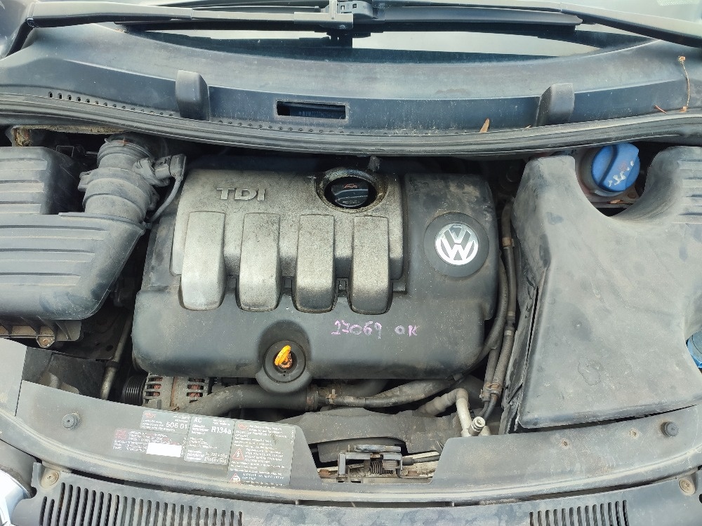 VW Sharan č. 27069 - 5