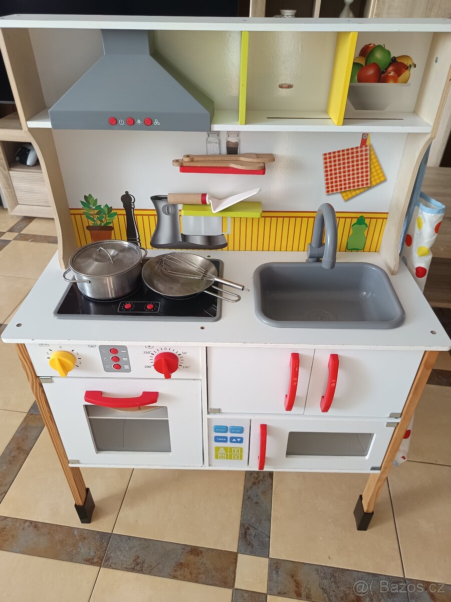 Prodám dětskou kuchyňku s výbavou - 5