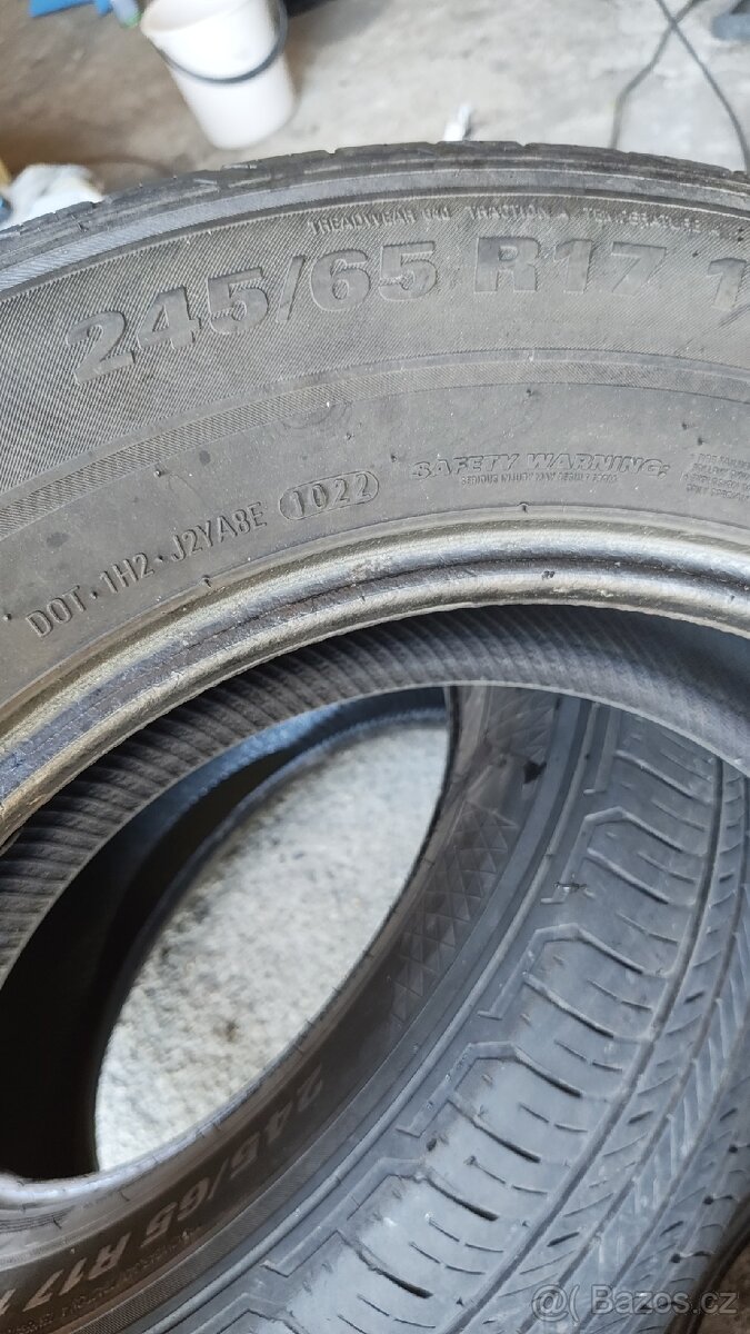 Kumho 245/65 R17 - 5