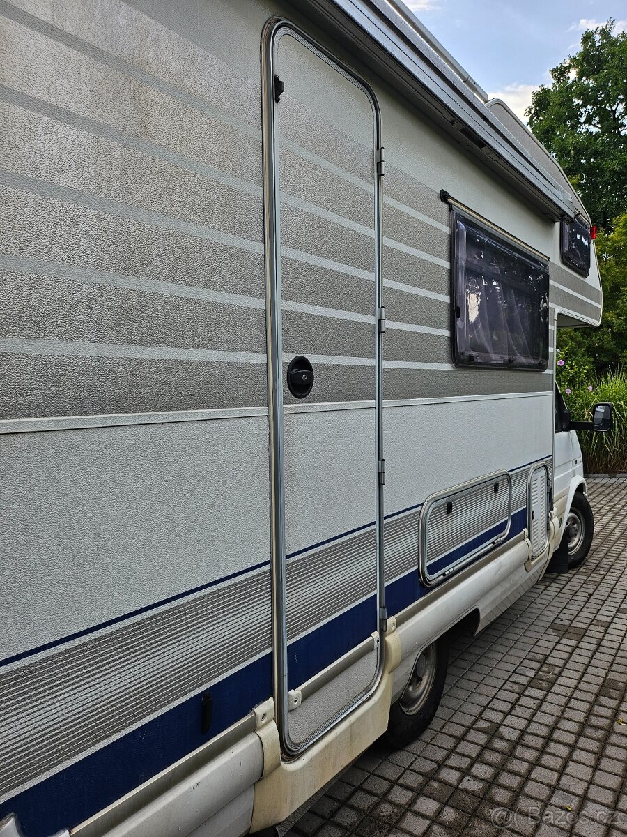 Obytný automobil Ford Transit - 5