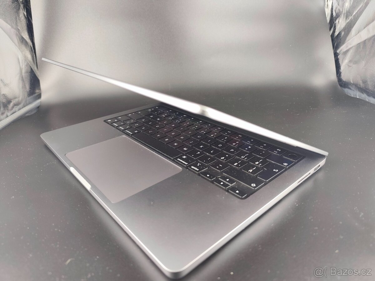 MacBook Pro 14" M3 / 8 GB RAM / 500GB SSD - ZARUKA - 5