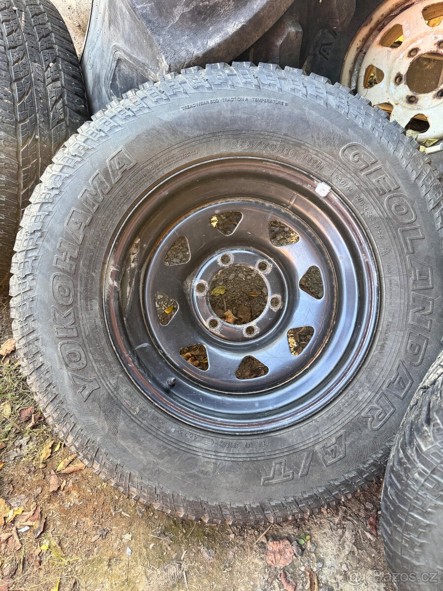 Prodam pneumatiky s diskama 255/70 r16 6x139.7 - 5