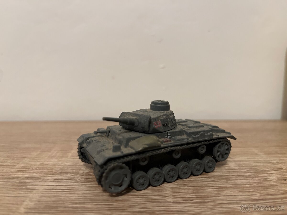 Set různých modelů tanku cca 30 ks - 5