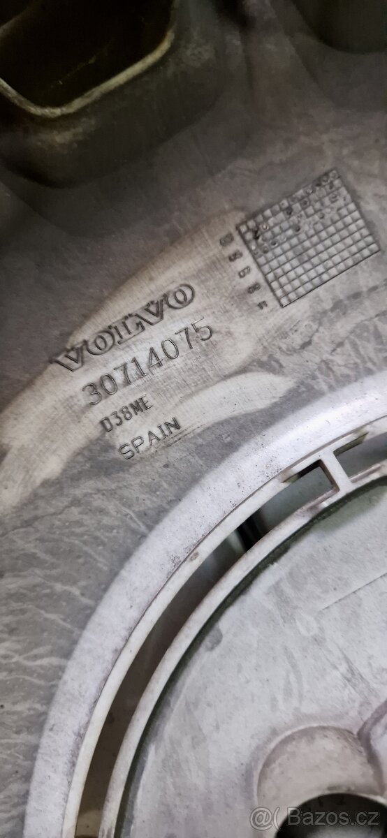 Volvo originální poklice 16 palcu - 5
