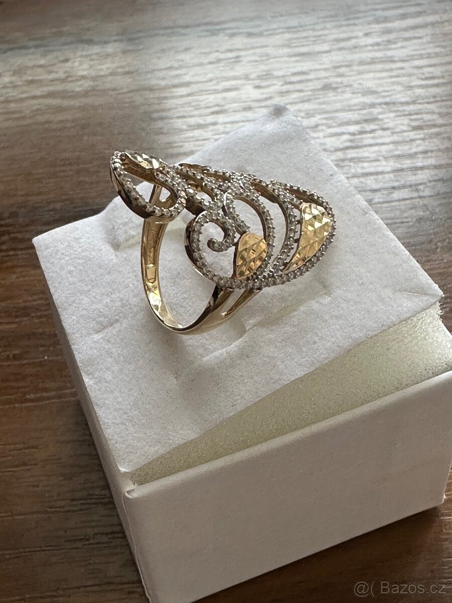 Zlatý dámský prsten - 5