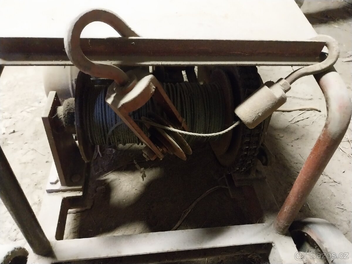 Vrátek stavební - 5