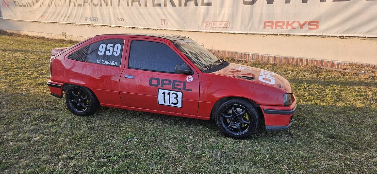 Závodní Opel Kadett C20XE - 5