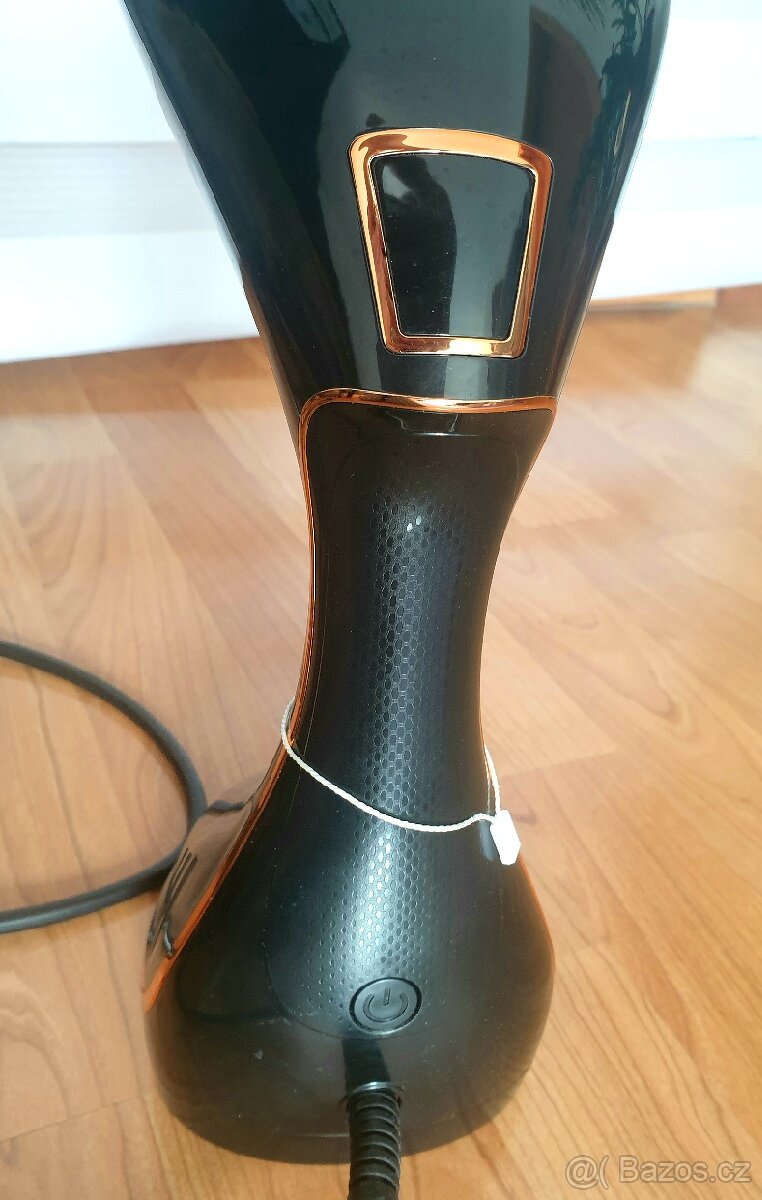 Ruční naparovač oděvů Grundig ST 7950 - 5