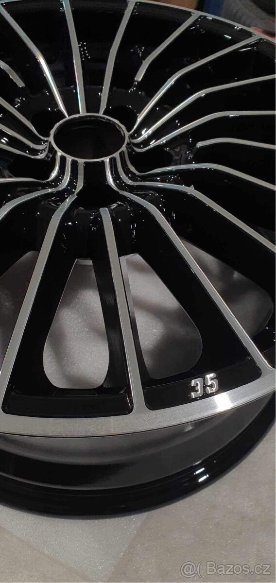 OZ Racing 17" 5x100, 8J ET35 – do konce ledna 10000,- - 5