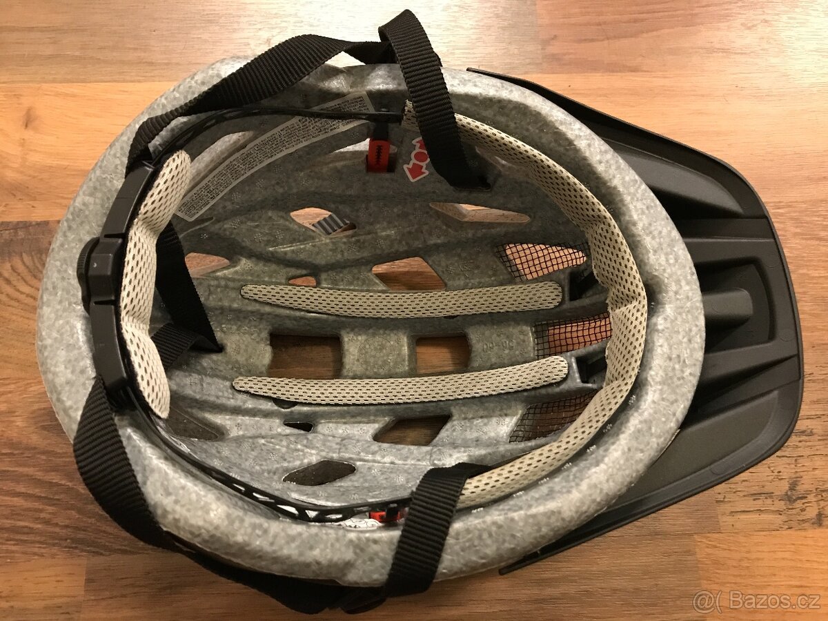 Helma na kolo Uvex I-VO CC černá vel.L - 5