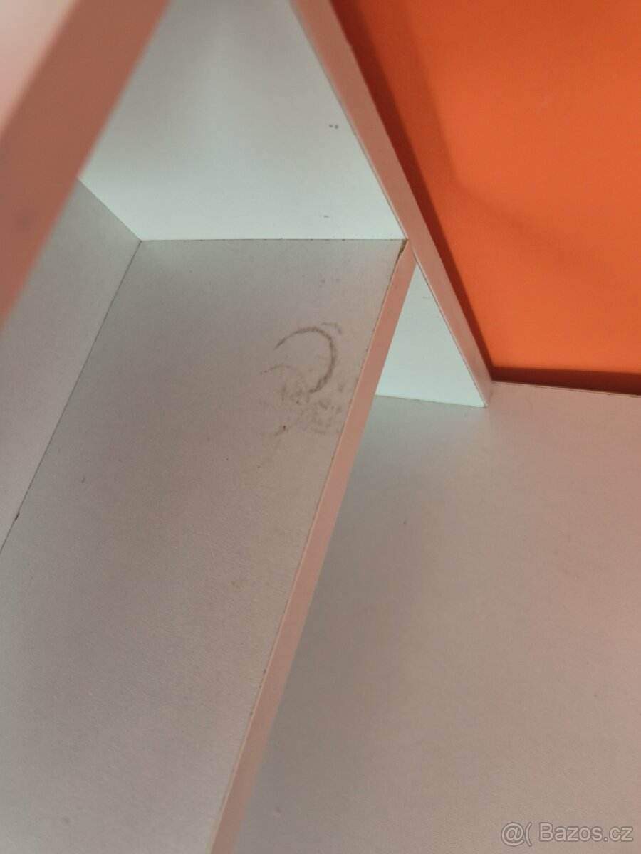 Kosmetický stolek - 5