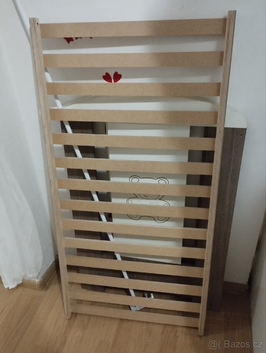 Dětská postýlka + komoda + doplňky - 5