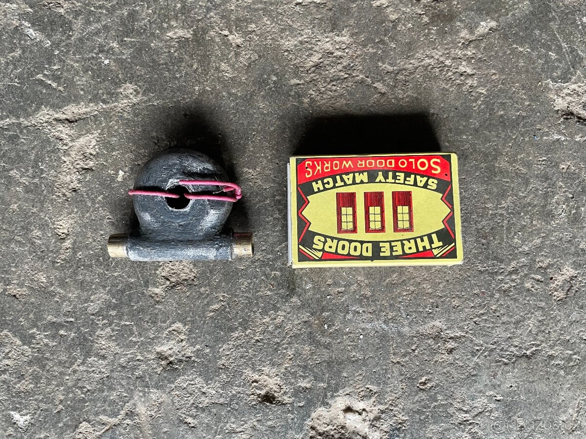 Prodám směs motodílů JAWA, ČZ - 5