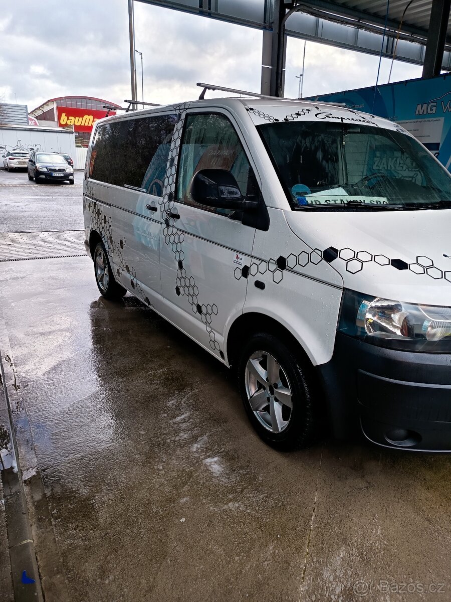 VW transporter 9 míst T5.1 2.0 TDI 75 kw 2013 - 5