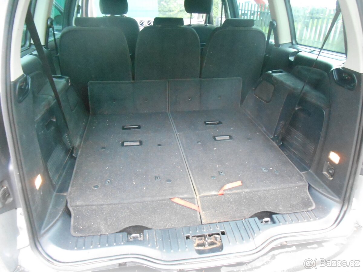 ford galaxy 7 mist rok 2008 obsah 1,8 92kw najezd 320tis - 5