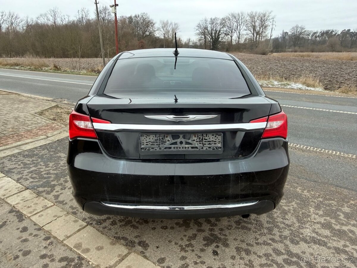 Chrysler 200 2,4L DOHC VVT Touring 2012 - 5