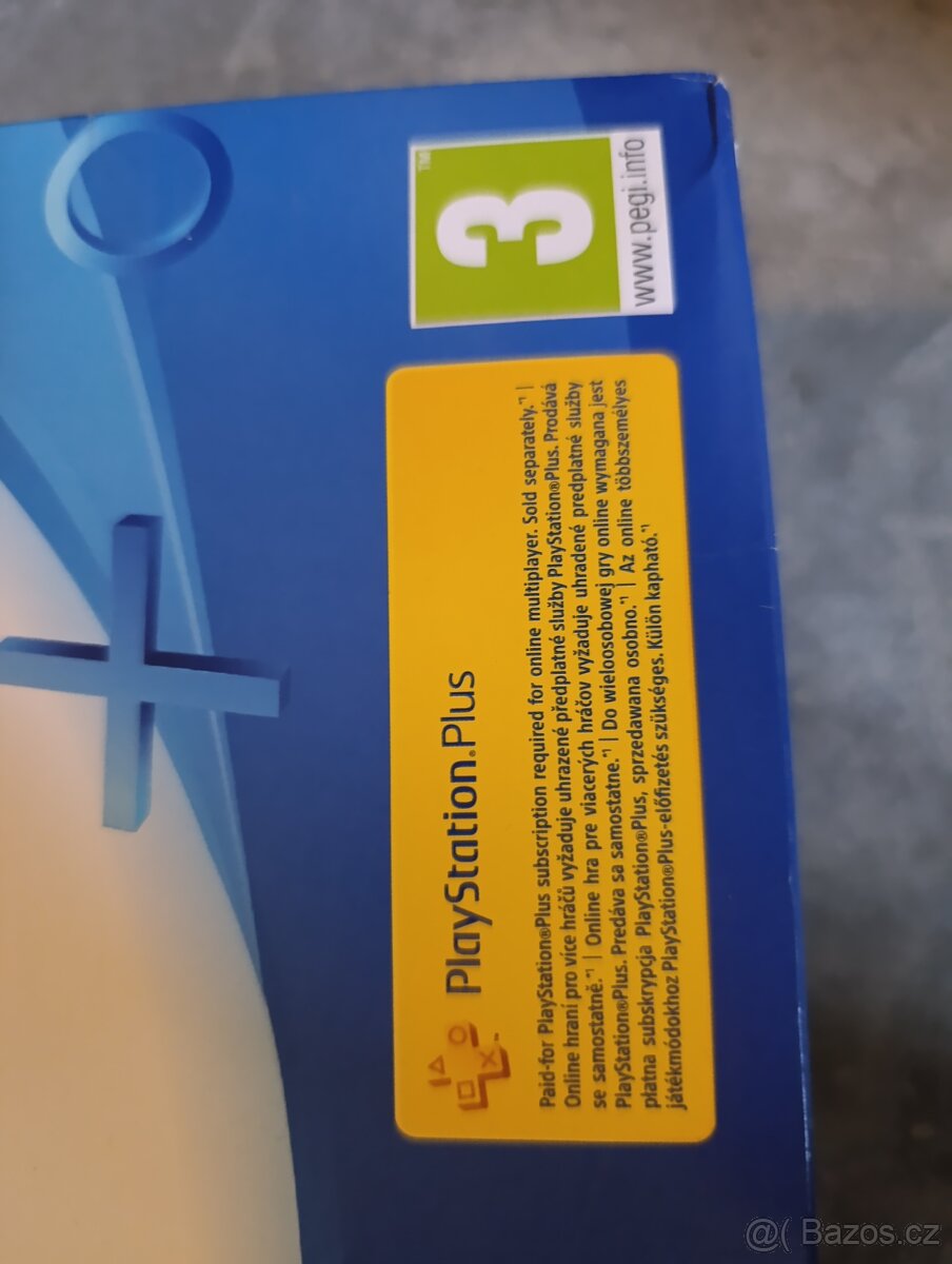 PlayStation 4 včetně her a nabíjecí stanice - 5