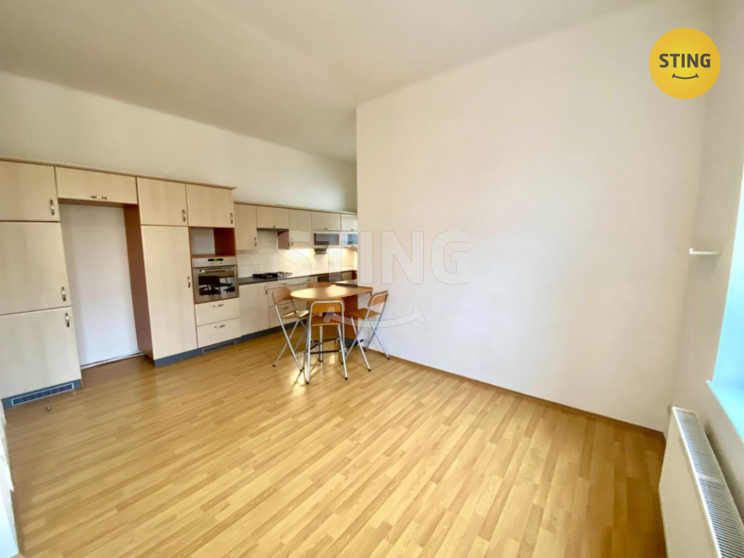 Pronájem bytu a garáže Opava, 134148 - 5