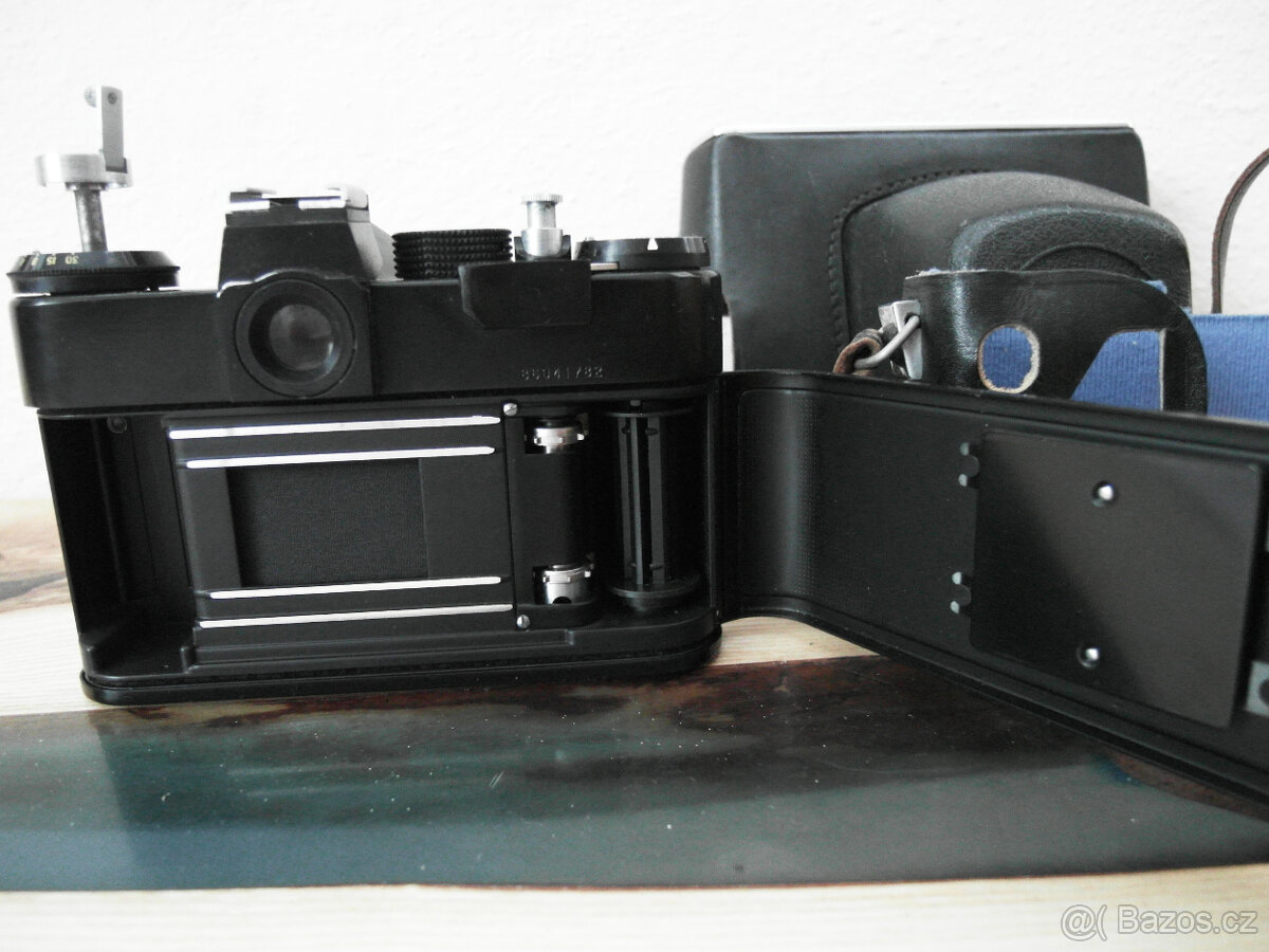 Starý fotoaparát ZENIT - 5