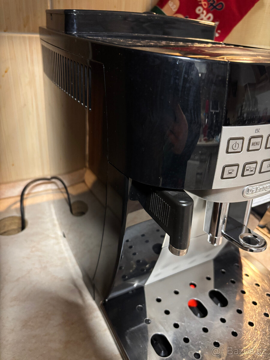 Delonghi Magnifica S - 5