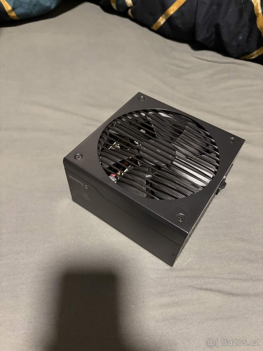 Fractal Design Ion 3 Gold 750W - 5