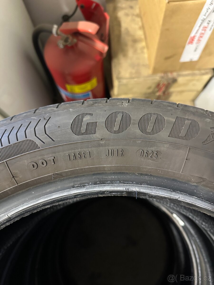 205/55 R17 Goodyear Efficientgrip Performance 2 - 5