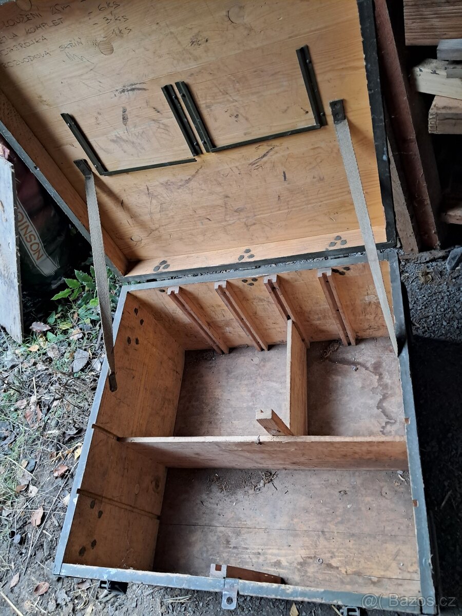 Vojenská bedna - 69x66cm, výška 48cm, dřevěná okovaná - 5