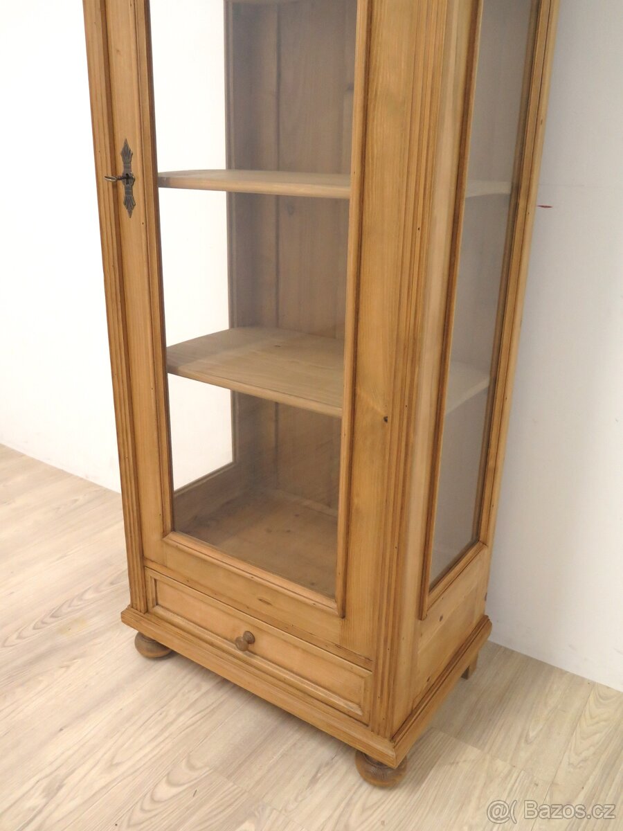 Vitrína ze smrkového masivu - 5