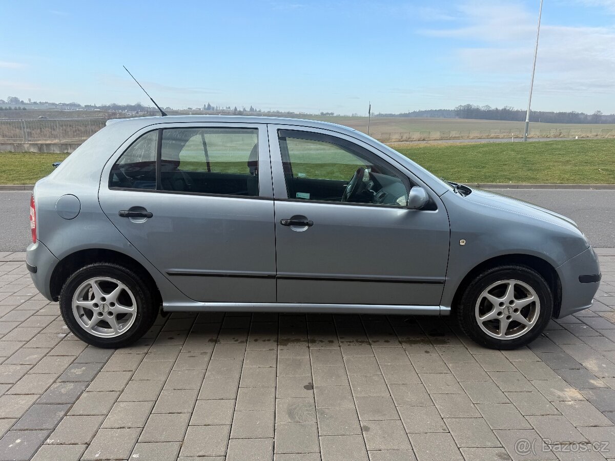 Škoda Fabia 1.2 47 kW 1.majitel STK 8/27 - 5