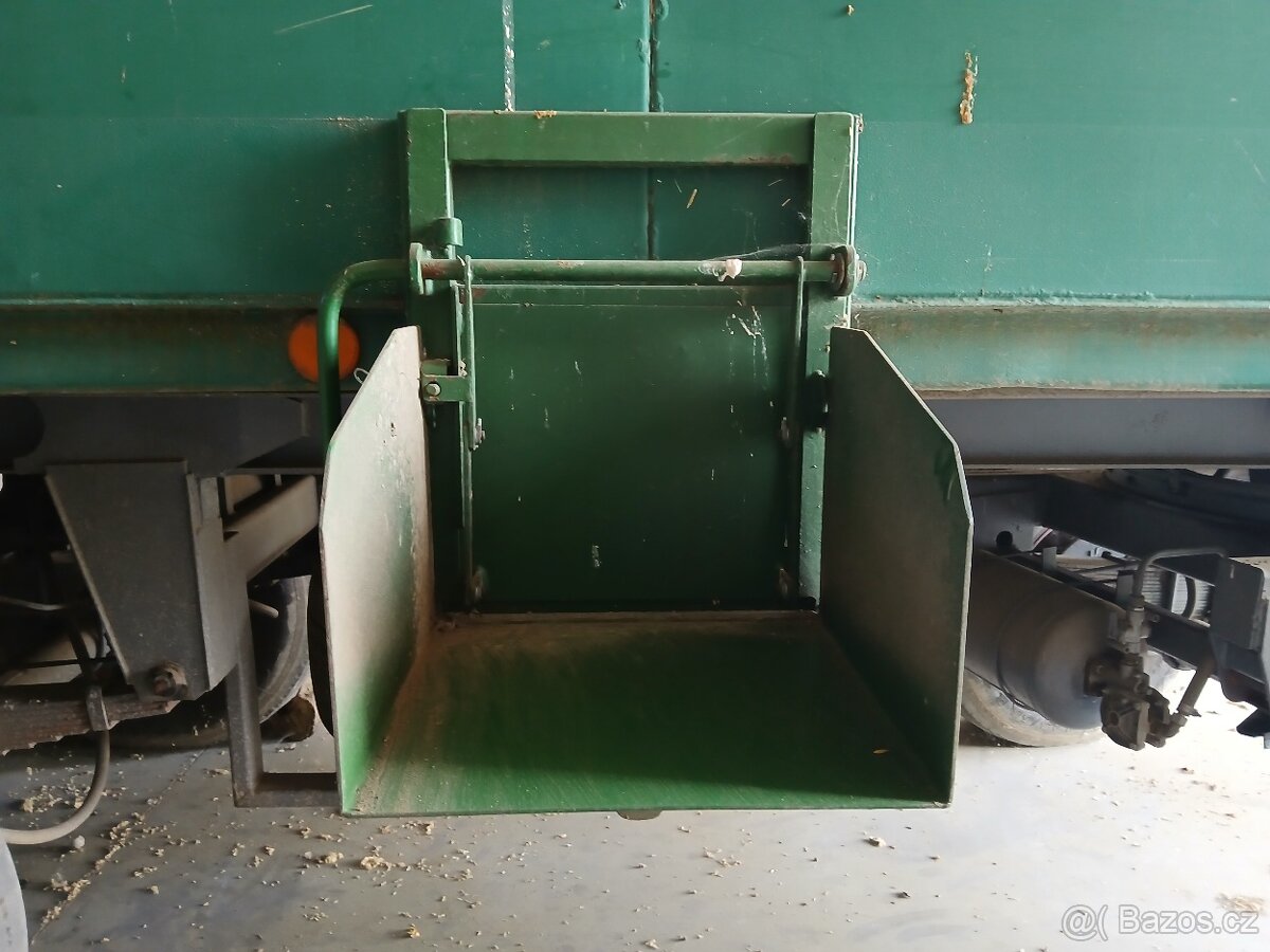 Prodám vlek ( Autovlek ) přetypovaný za traktor - 5