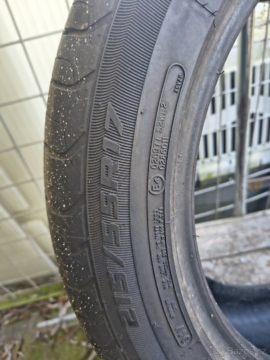 Pneu 215/55r17 - 5
