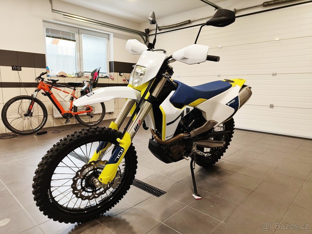 Husqvarna 701 Enduro - Najeto jen 3400 Km - Velmi pěkný stav