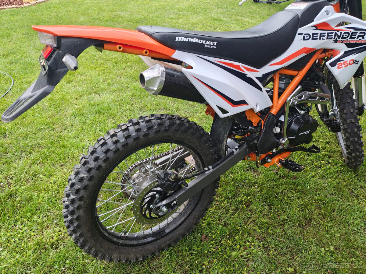 MiniRocket Mikilon Defender 250RR kola 21/18 oranžová
