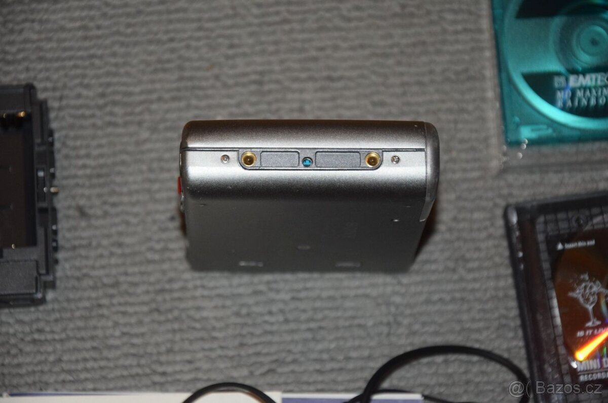 MD minidisc SONY MZ-R35, DO, sluch,,manual, adapter AA bater - 5