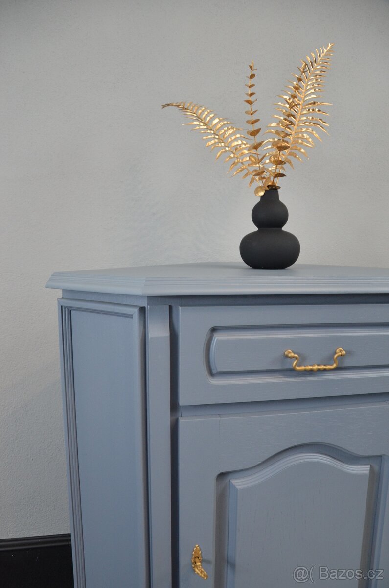 Rohová masivní komoda - 5