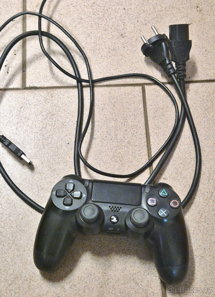 Sony PlayStation 4 PRO 1TB + ovladač - 5