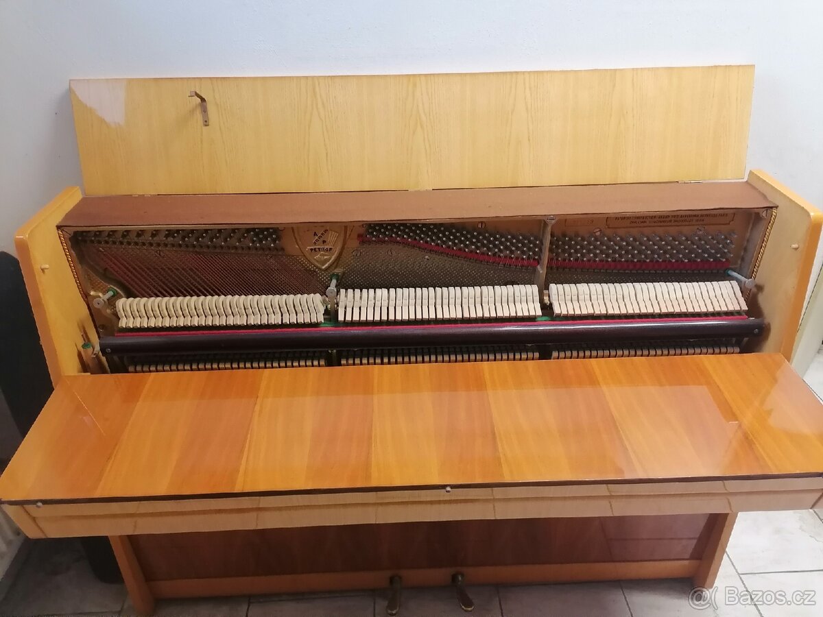 Piano Petrof - 5