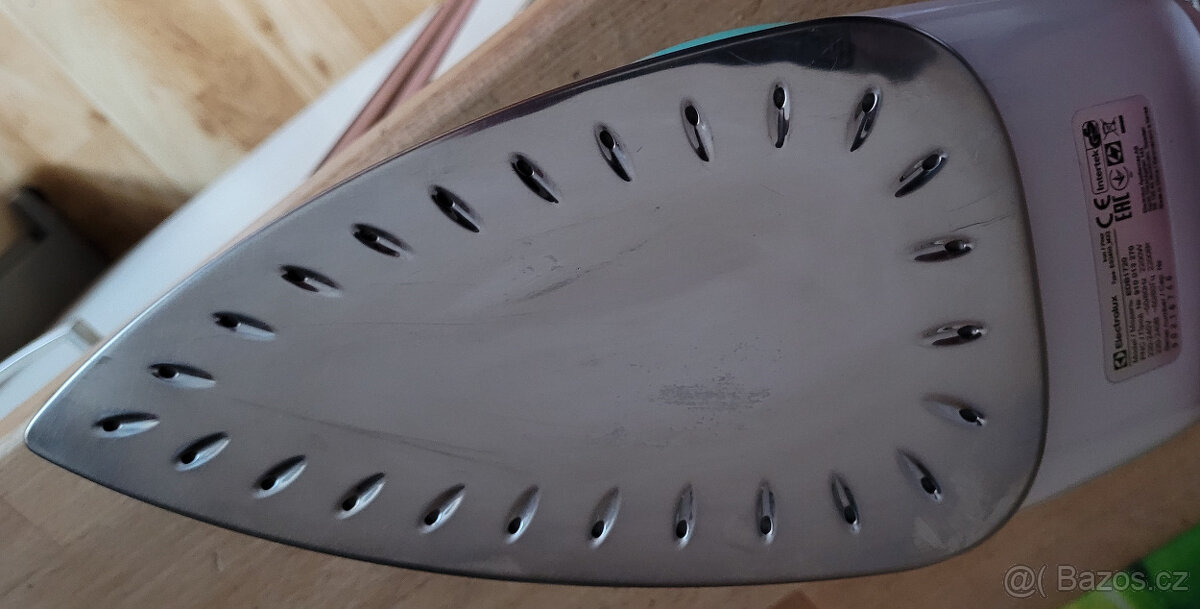 Žehlička + žehlící prkno - 5