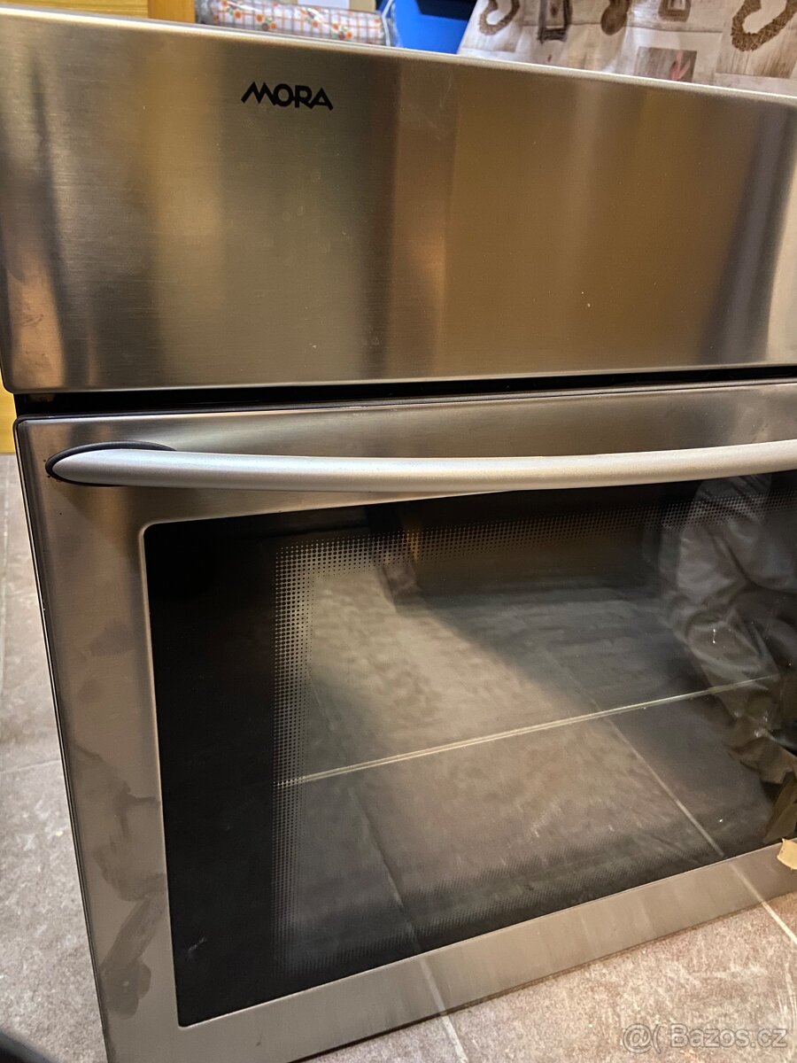 Vestavěná trouba MORA - 5