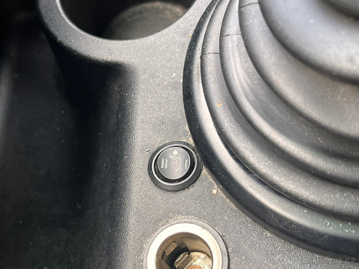 prodám Ford Fiesta 1,3 44kw , 2006 - 5