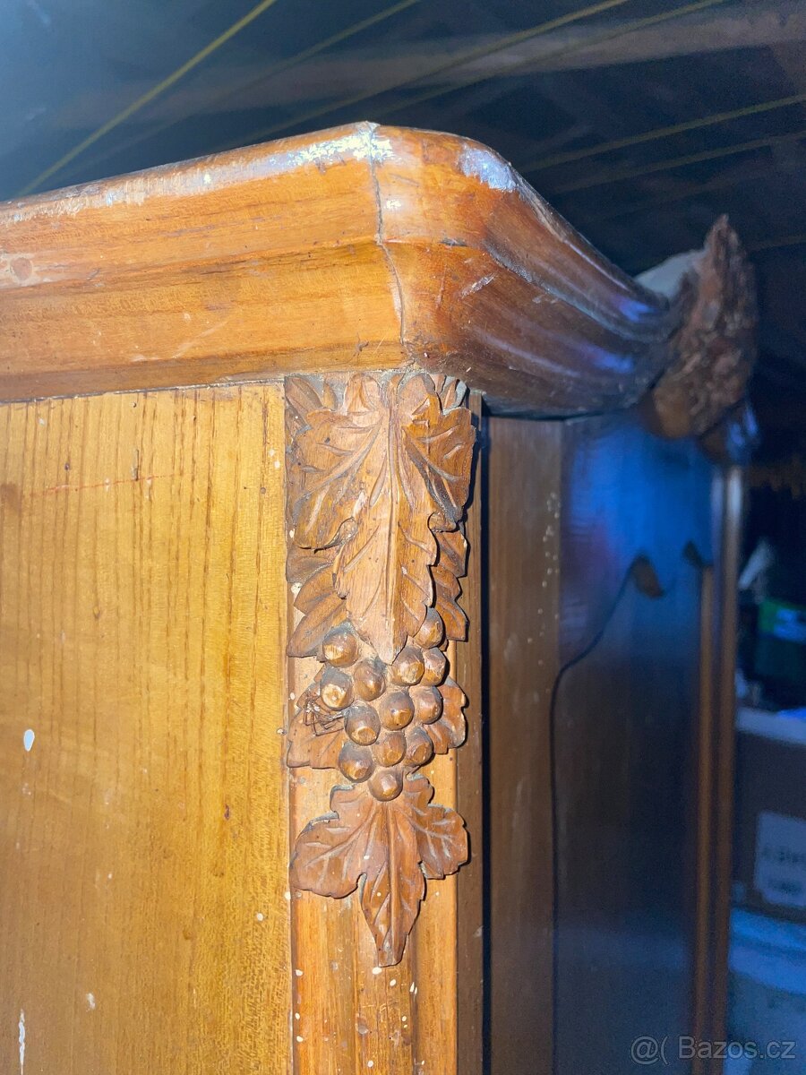 Starožitná skříň - 5