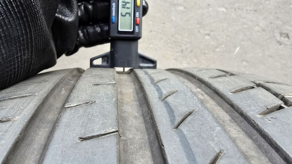 Letní pneumatika 235/45/18 Continental - 5