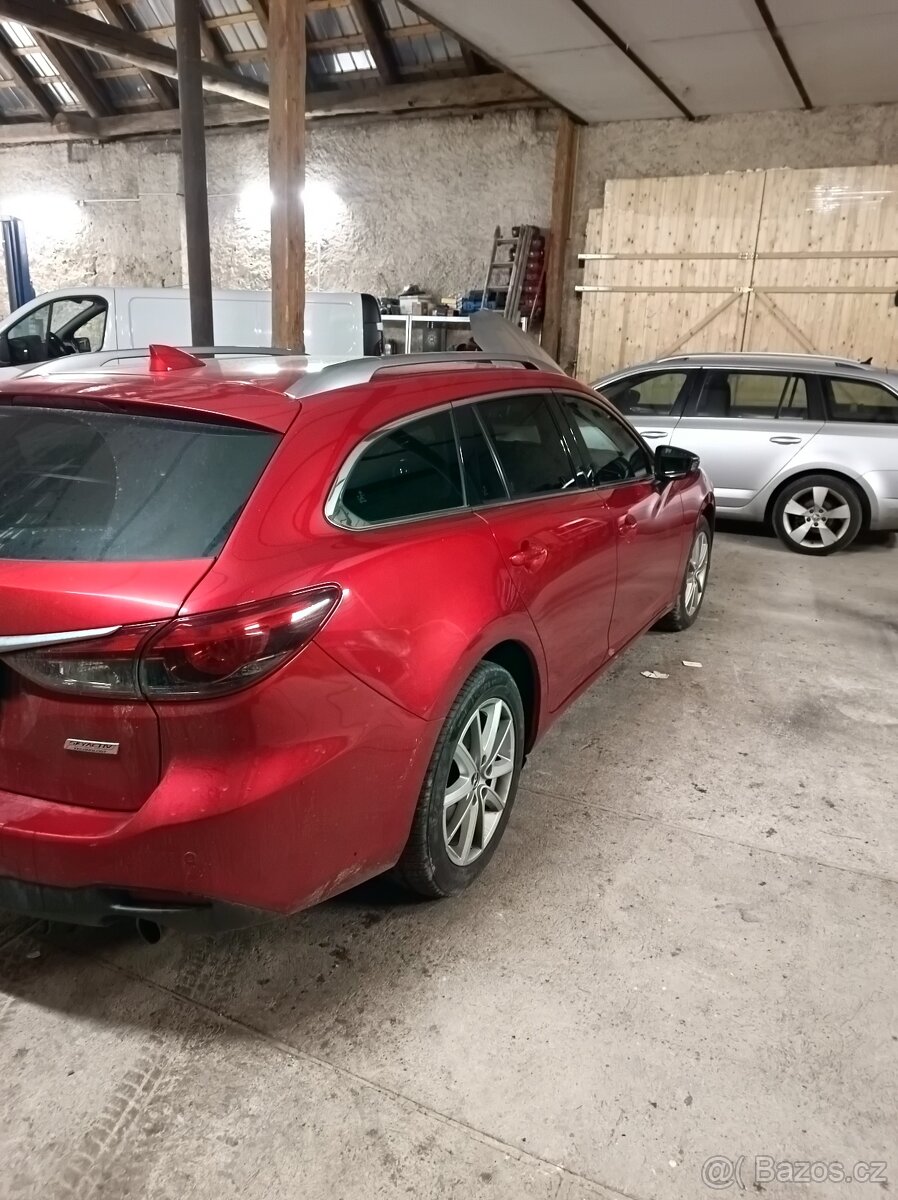 Mazda 6 2.2 4x4 - 5