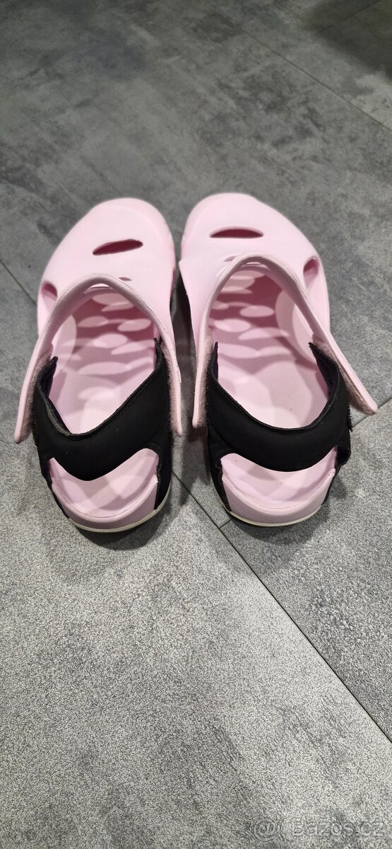 NIKE dívčí, dětské papuče, sandále, boty vel.33,5 - 5