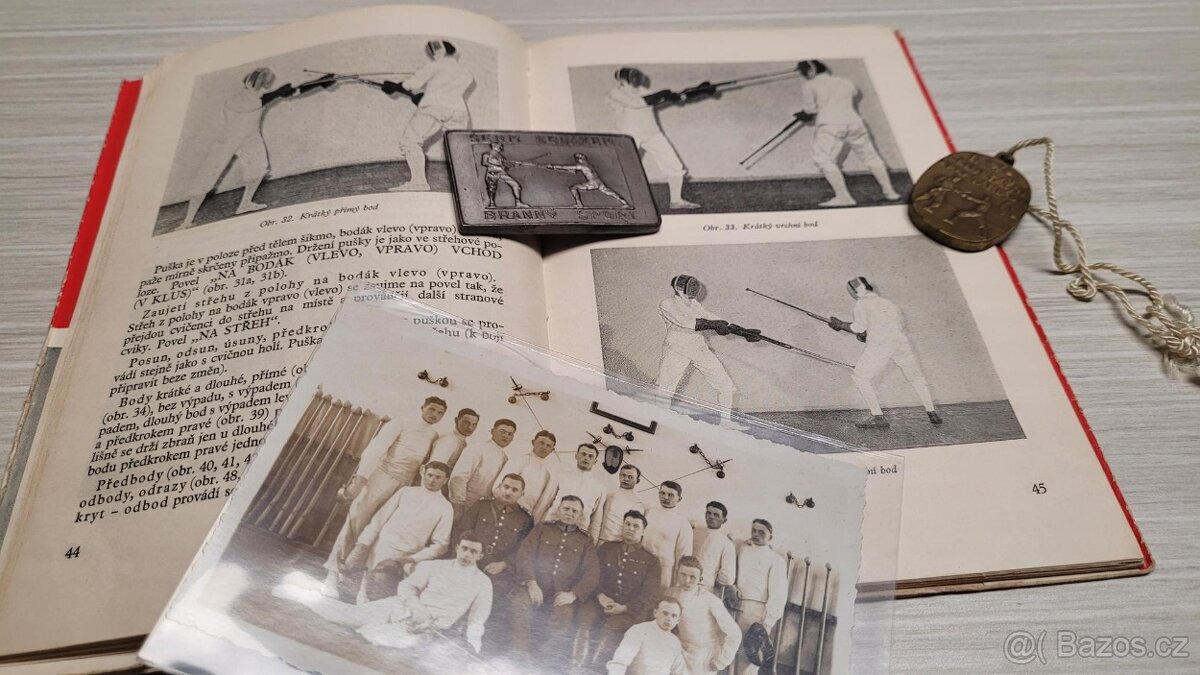 Cvičná puška na Šerm bodákem + učebnice + medaile - 5