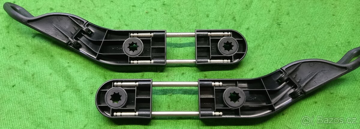 Držáky vodítka pásů pod hlavovou opěrku do starého veterána. - 5