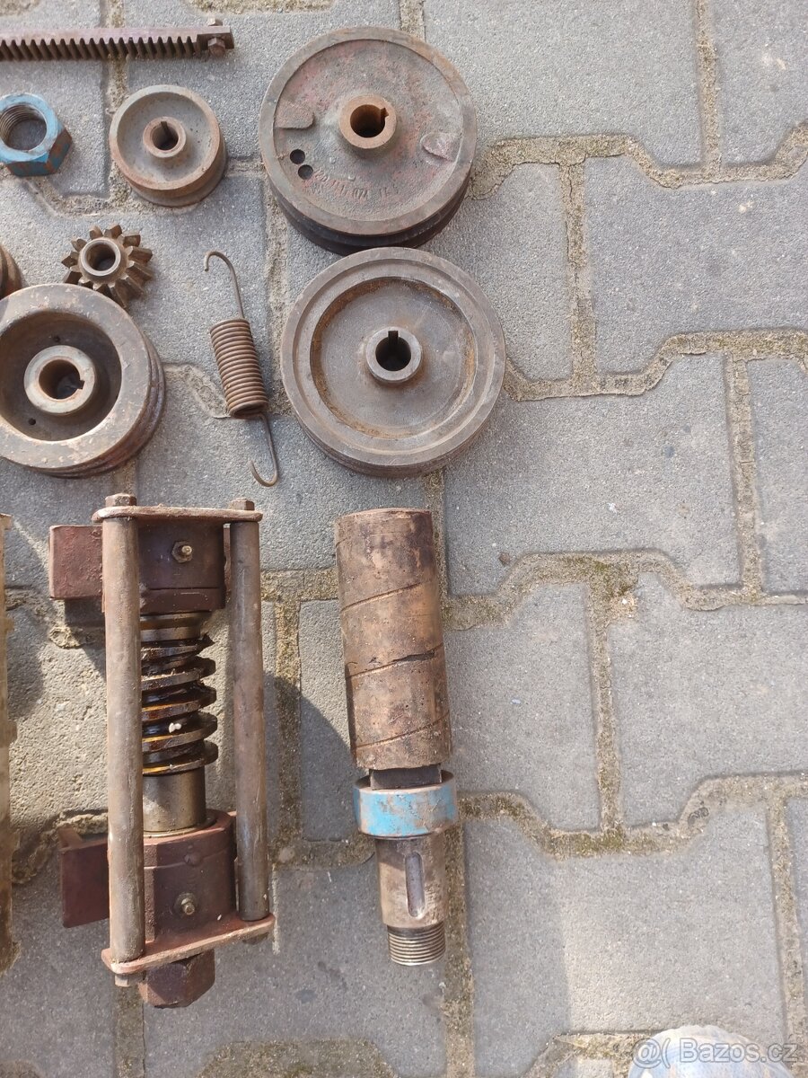 Prodám díly a nože na soustruh. - 5